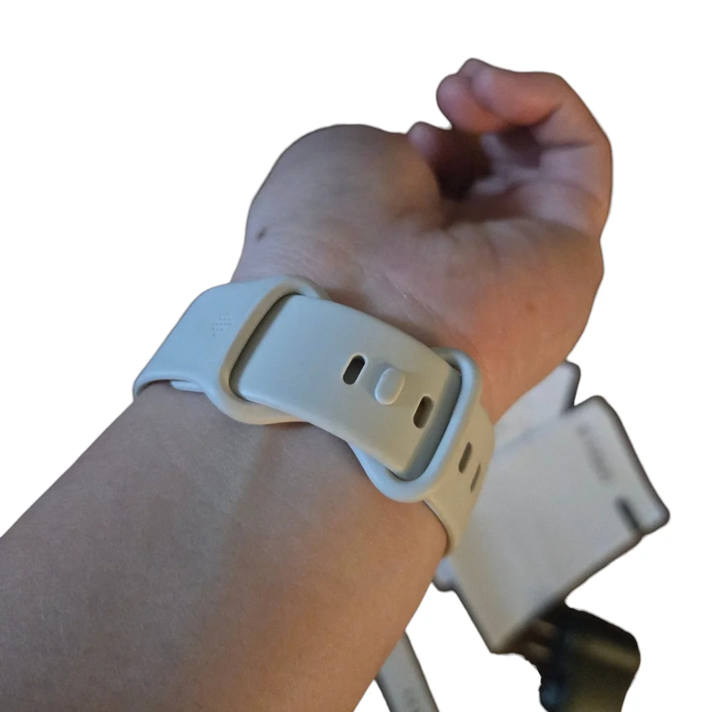 Fitbit Charge 6 With Accessory Bundle in Porcelain